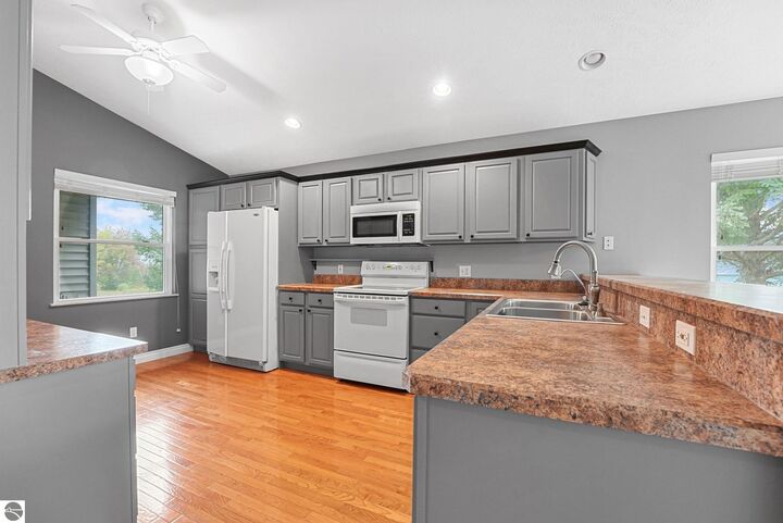Property Photo: 3763 Creekside Drive 29 MI 49684
