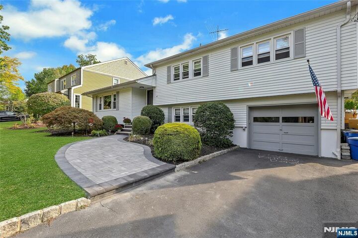 Property Photo:  42 Eastbrook Drive  NJ 07661 