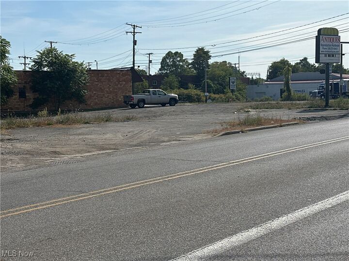 Property Photo: 3794-3796 Mahoning Avenue OH 44515