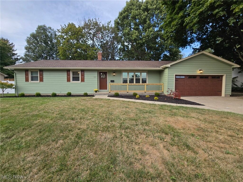 Property Photo:  418 Jaronte Drive  OH 44512 