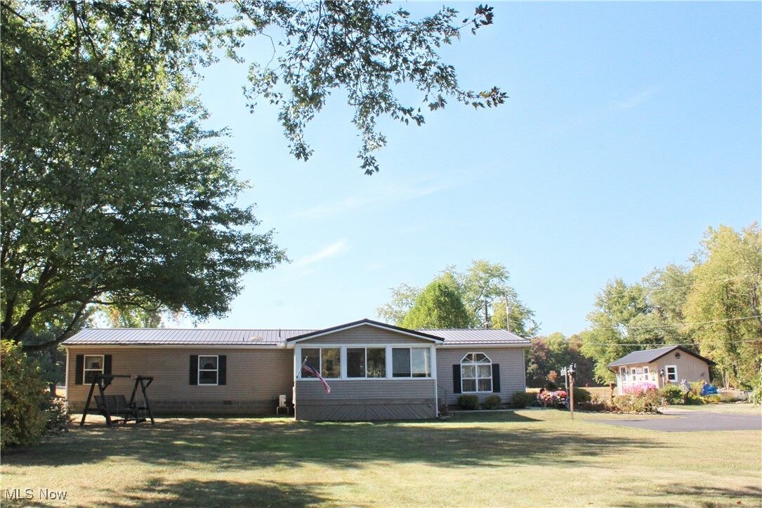 Property Photo:  1711 Waterford Road  OH 44413 