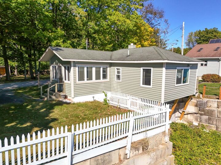 Property Photo:  697 Abnaki Road  VT 05474 