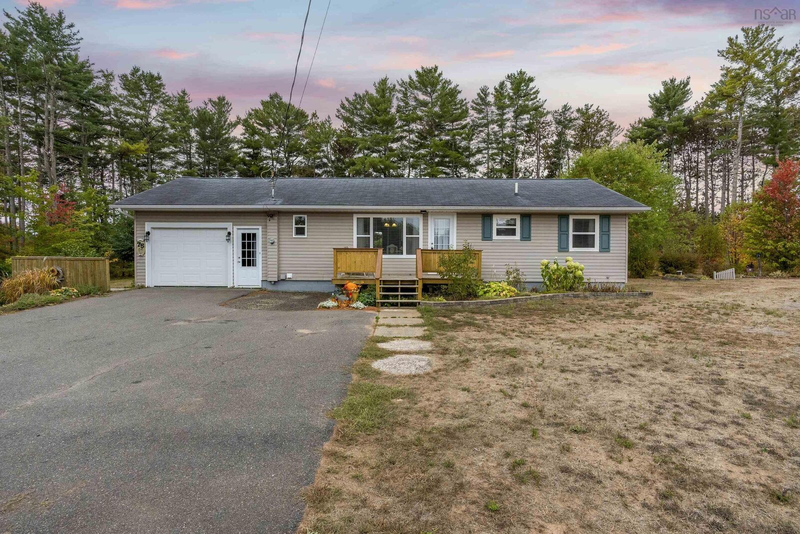Property Photo:  75 Cook Avenue  NS B0P 1W0 