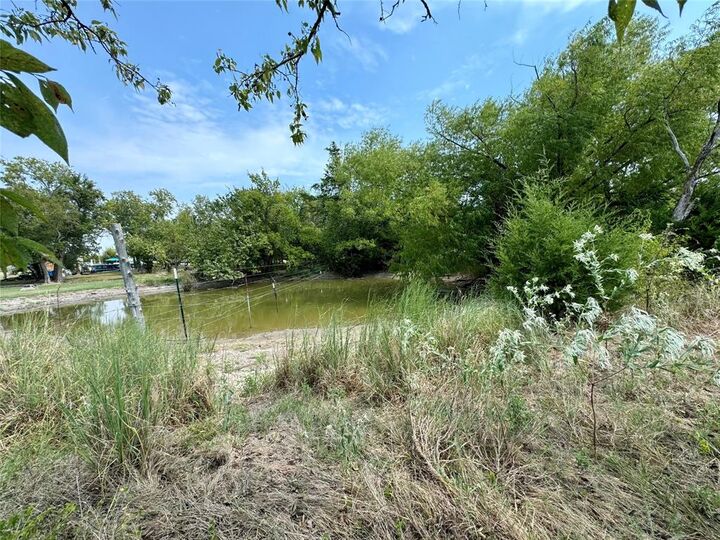 Property Photo: 598 County Road 3201 TX 75422