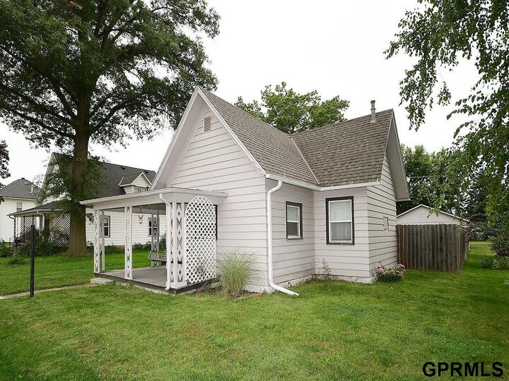 Property Photo:  608 5 Street  NE 68405 