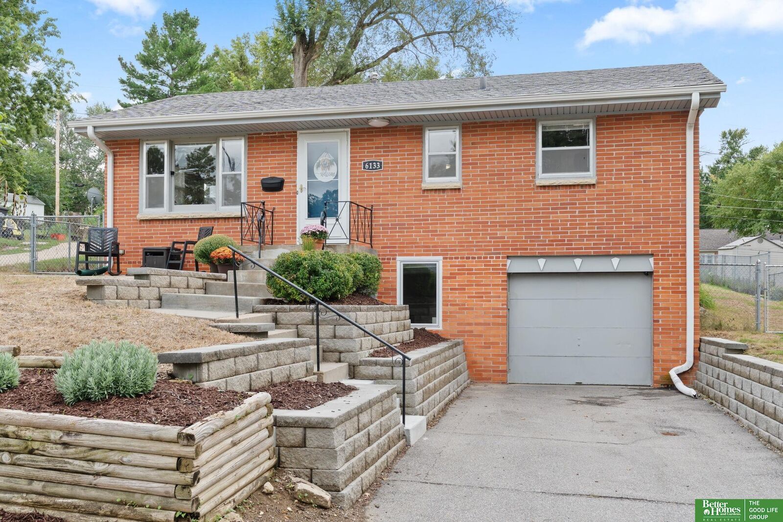 Property Photo: 6133 Hamilton Street NE 68132