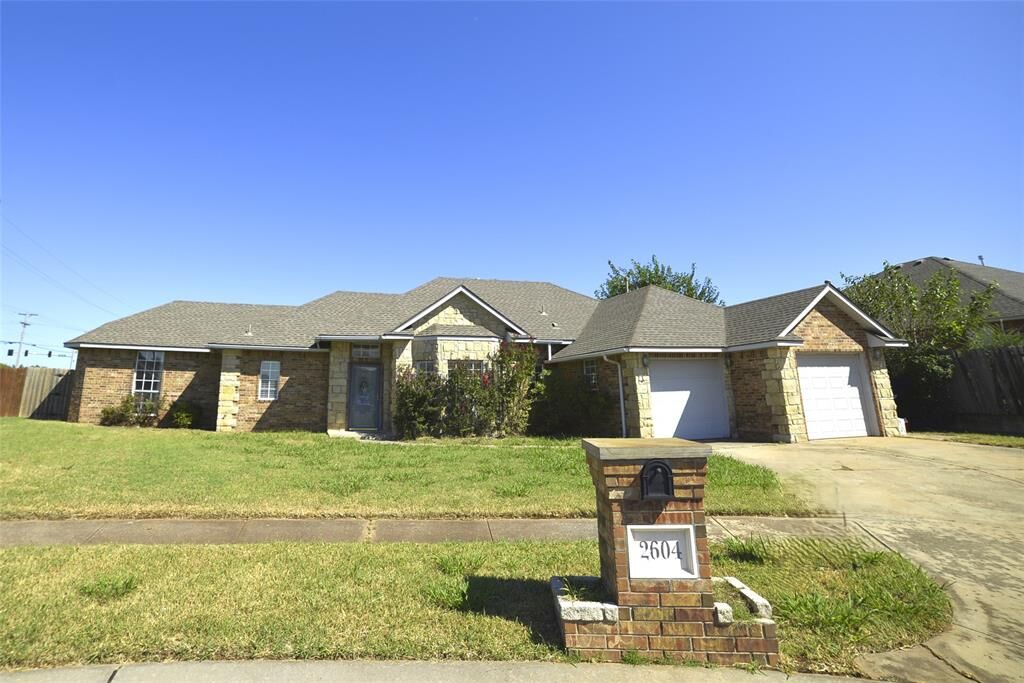 Property Photo:  2604 Thomas Drive  OK 73160 