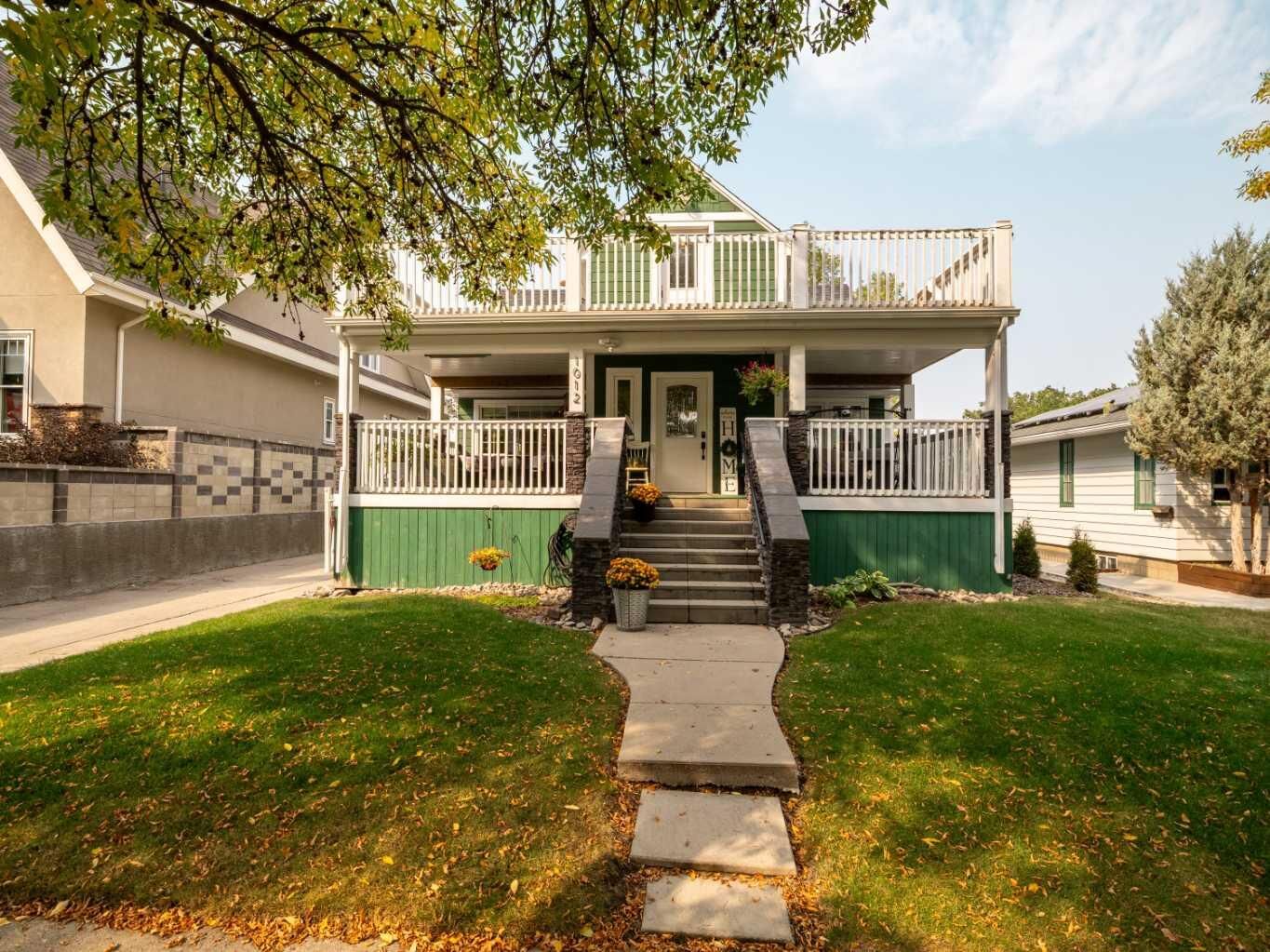 Property Photo: 1012 16 Street S AB T1K 1X1