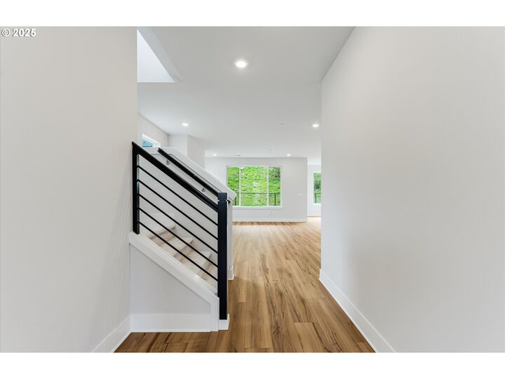 Property Photo: 380 W Laurel St WA 98671