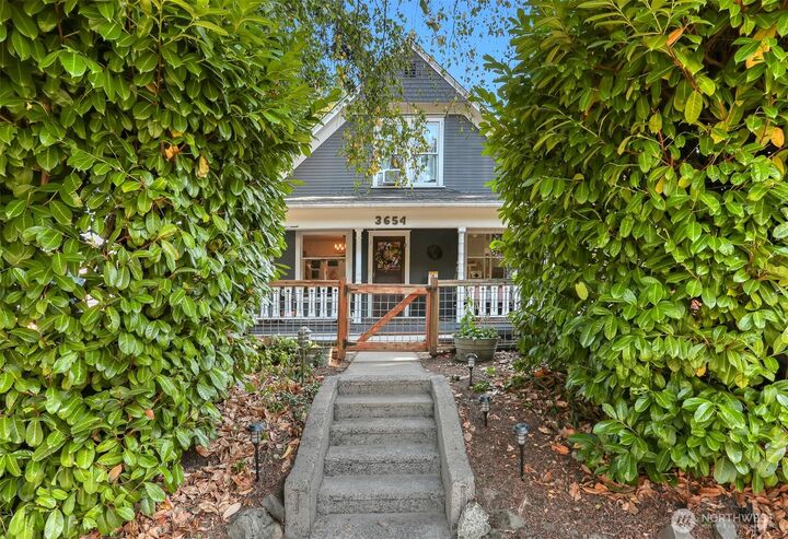 3654  35th Avenue W  Seattle WA 98199 photo