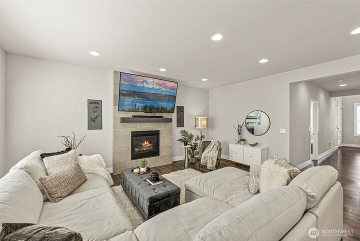 Property Photo: 12911 83rd Avenue Ct E WA 98373