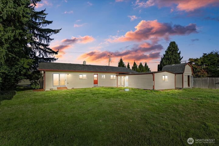 Property Photo:  1103  26th Street NW  WA 98371 