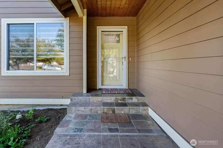 Property Photo:  1217  Garland Lane  WA 98226 