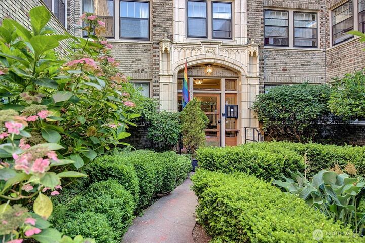 Property Photo:  1605 E Olive Street 303  WA 98122 