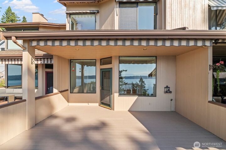 Property Photo:  7920  53rd Avenue W D  WA 98275 