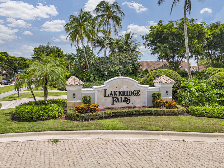 Property Photo:  7305 Amber Falls Lane  FL 33437 