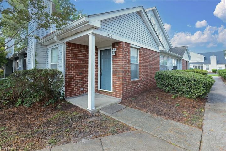 1439 Orchard Grove Dr  Chesapeake VA 23320 photo