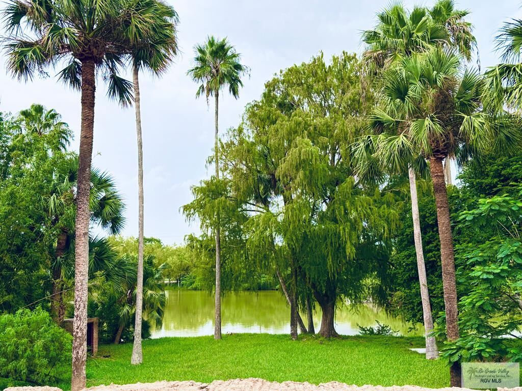 Property Photo:  105 Calle Jacaranda  TX 78520 