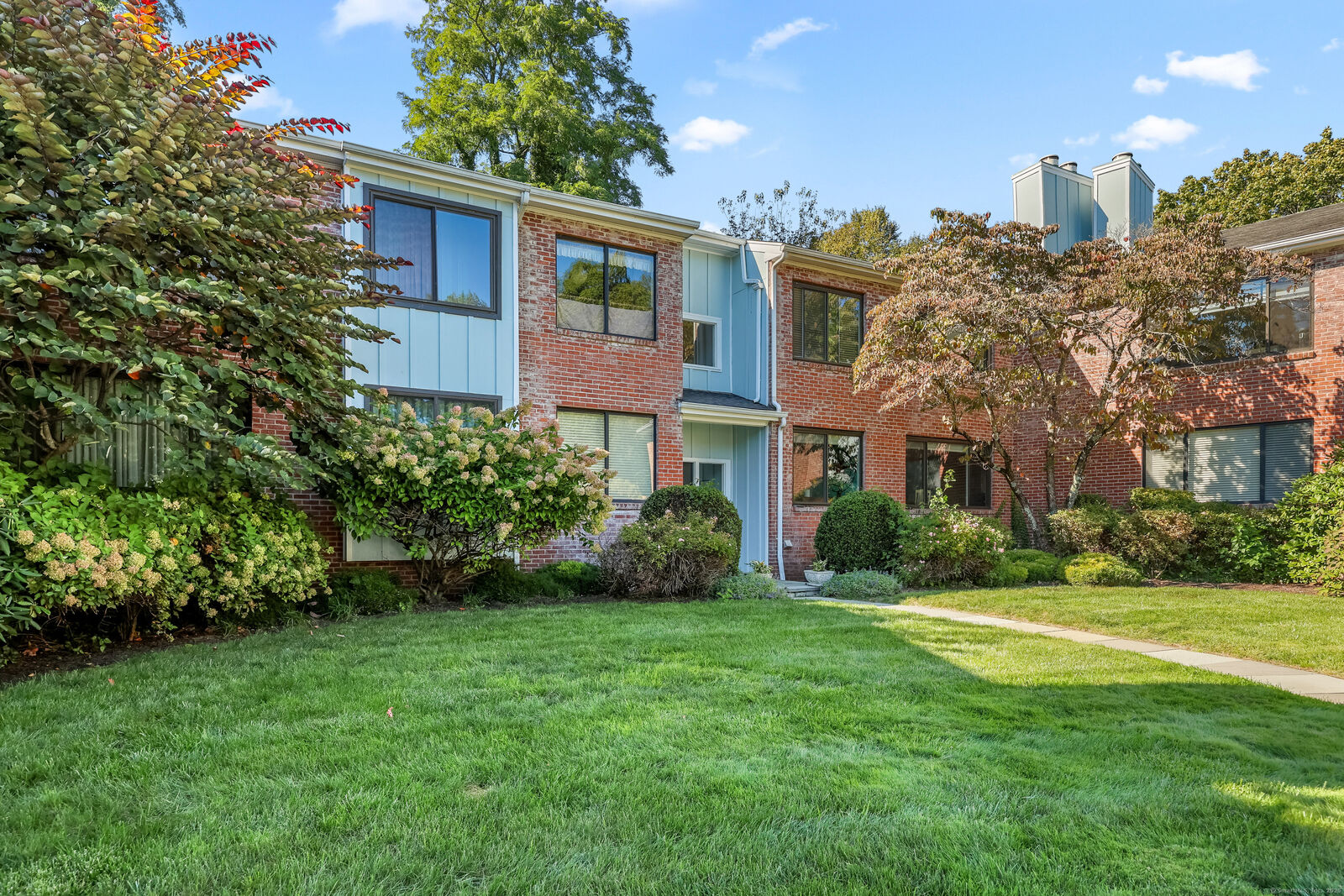 Property Photo: 61 Hills Lane 61 CT 06880