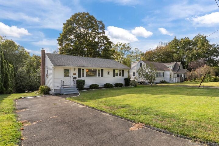 Property Photo:  565 Pond Point Avenue  CT 06460