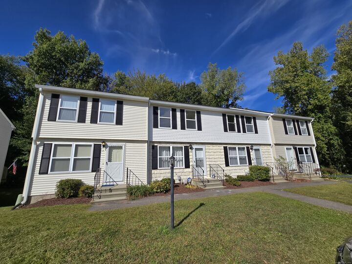 Property Photo: 5 Periwinkle Lane 5 CT 06033