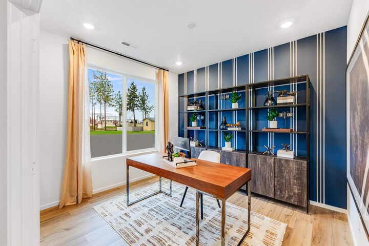 Property Photo: 16517 E 30th Ln WA 99037