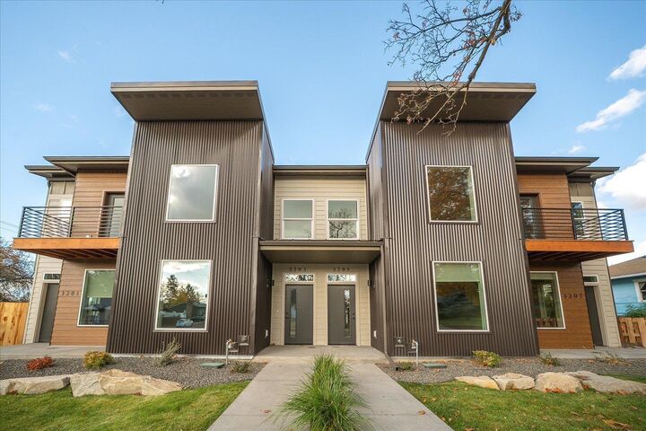 Property Photo:  3201 E 30th Ave 3201 E 30th Ave, Adu  WA 99223 