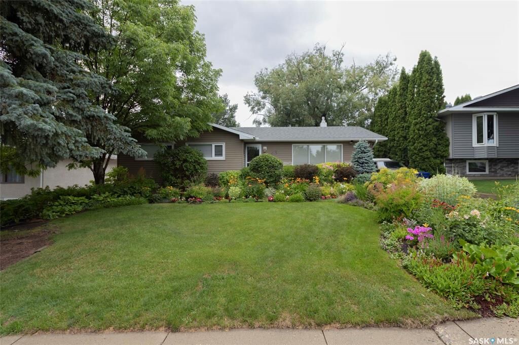 Property Photo:  23 Baldwin Crescent  SK S7H 3M5 