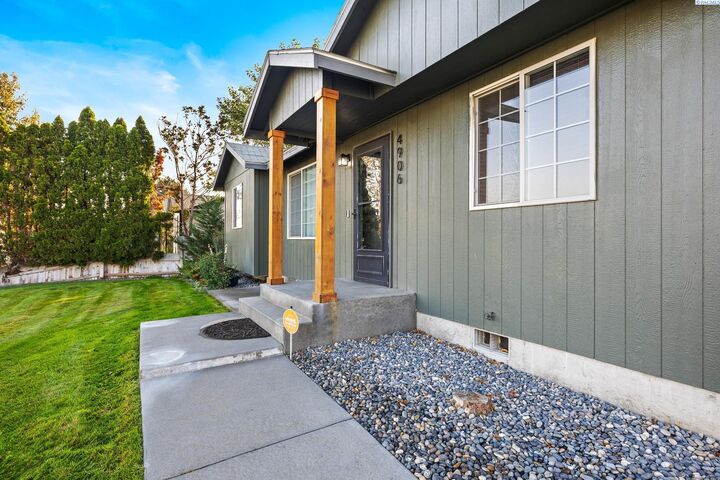 Property Photo:  4906 Kalahari Drive  WA 99301 