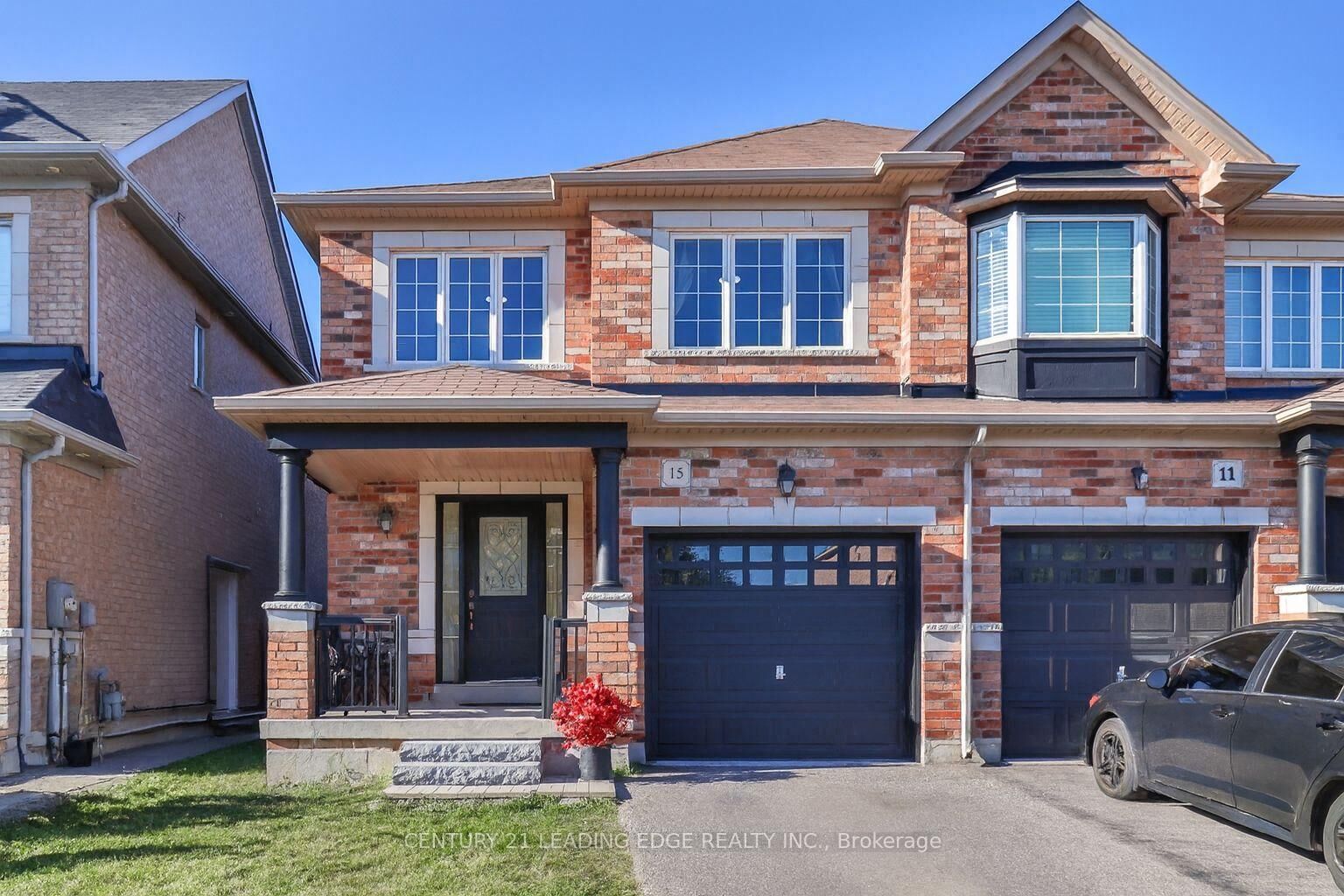 Photo de la propriété:  15 Robertdale Court  ON L4A 0Y5 
