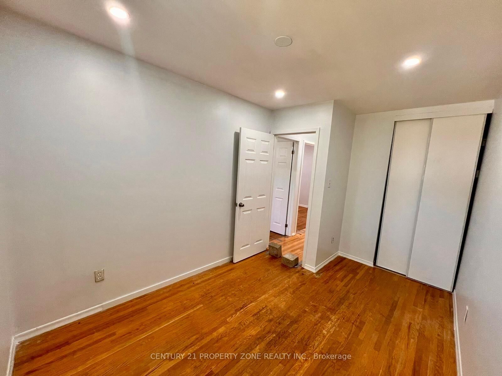 Property Photo:  57 Archdekin Drive  ON L6V 1Y1 