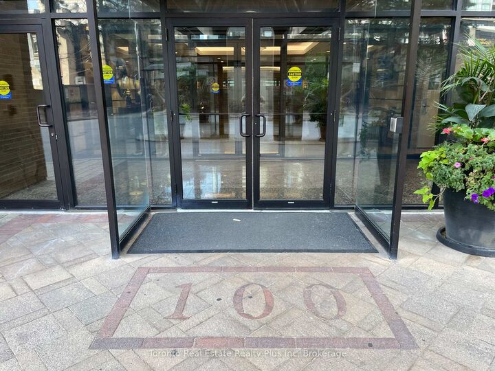 Property Photo:  100 Upper Madison Avenue 1905  ON M2N 6M4 