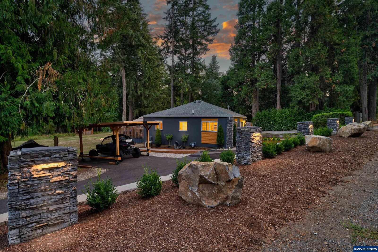 Property Photo: 150 Rees Hill Rd SE OR 97306