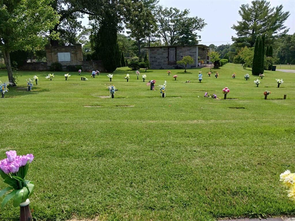 Property Photo:  700 Red Devil Lane  Belle Fonte Memorial Gardens Section Plo  KY 41169 