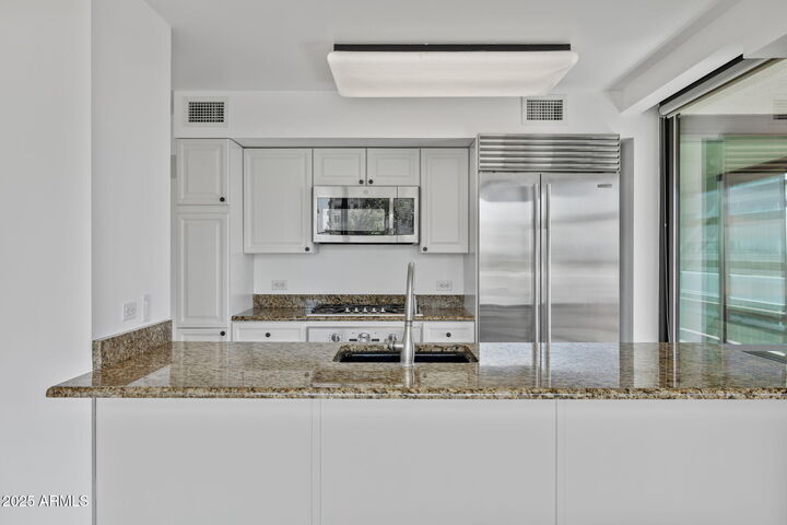 Property Photo: 4808 N 24th Street 708 AZ 85016