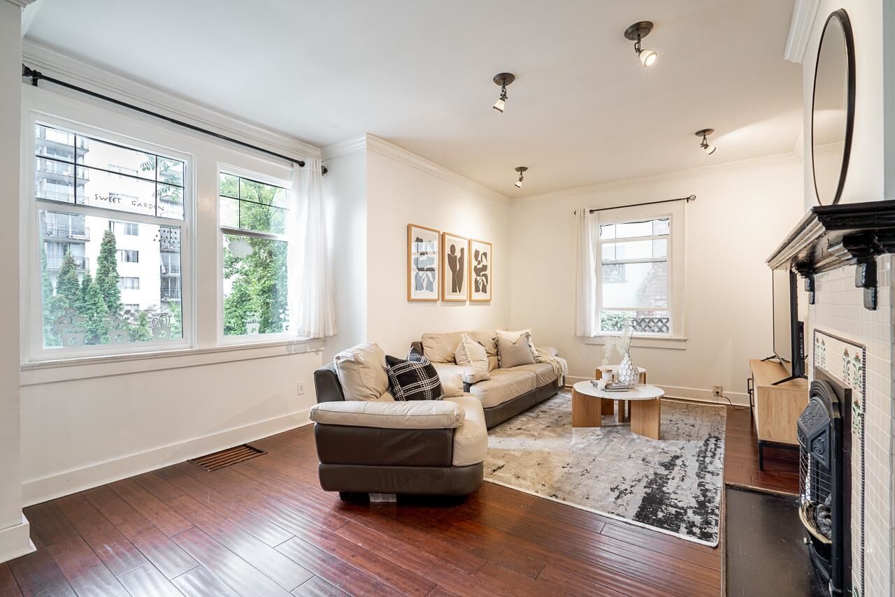 Property Photo:  202 Seventh Street  BC V3M 3K3 