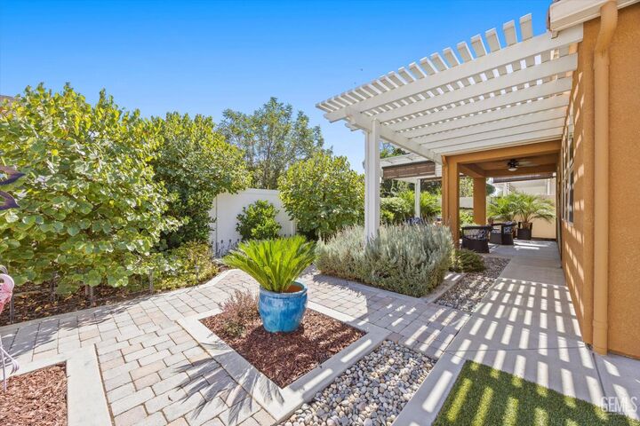 Property Photo:  12421 Abercromby Drive  CA 93312 