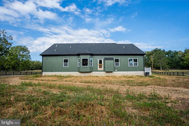 Property Photo: 15N Mistletoe Lane WV 25443