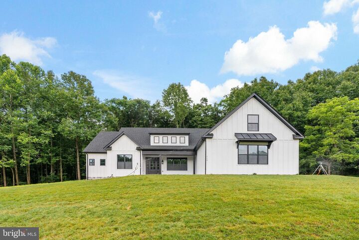 11 Mistletoe Lane  Shepherdstown WV 25443 photo