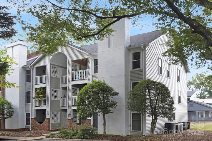 Property Photo:  430 Queens Road 712  NC 28207 