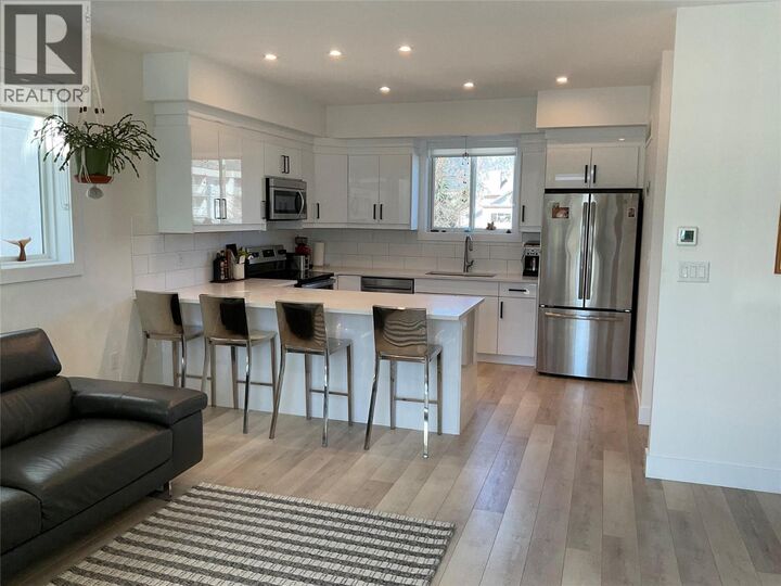 210 Scott Avenue 104 — photo 1