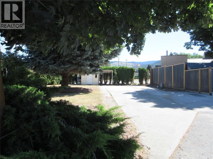 Property Photo:  415 Commonwealth Road 522  BC V4V 1P4 