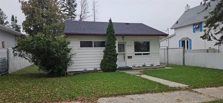 Photo de la propriété:  414 Harvard Avenue West  MB R2C 1Y9 