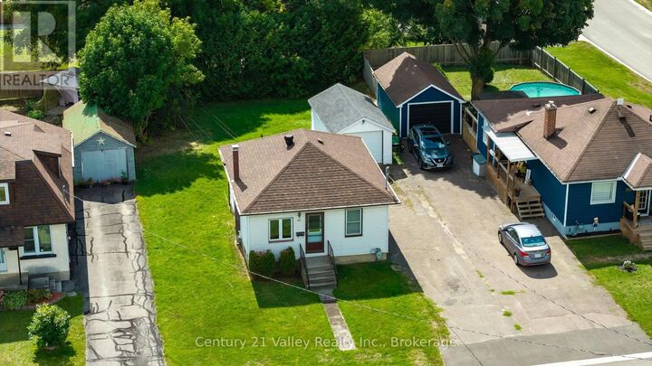 Property Photo:  347 Joffre Avenue  ON K7V 3L6 