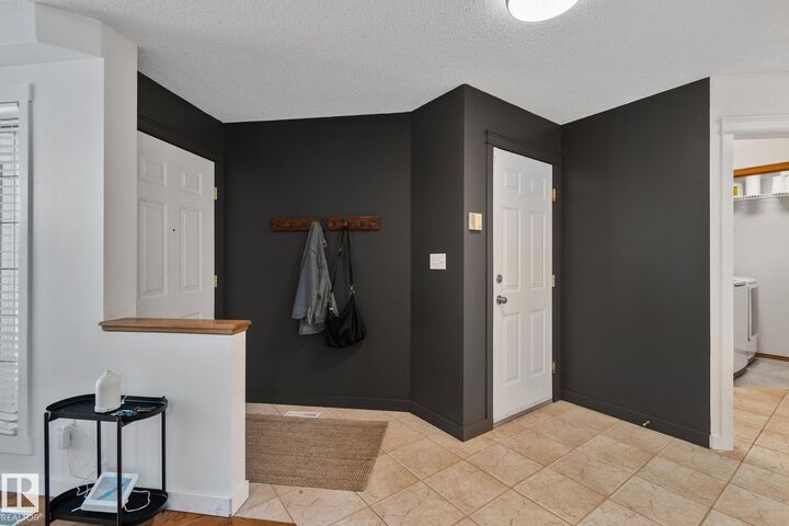 Property Photo:  5 Oriole Crest  AB T8N 6L7 
