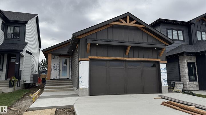 Property Photo:  12 Newbury Ci  AB T8B 0E8 