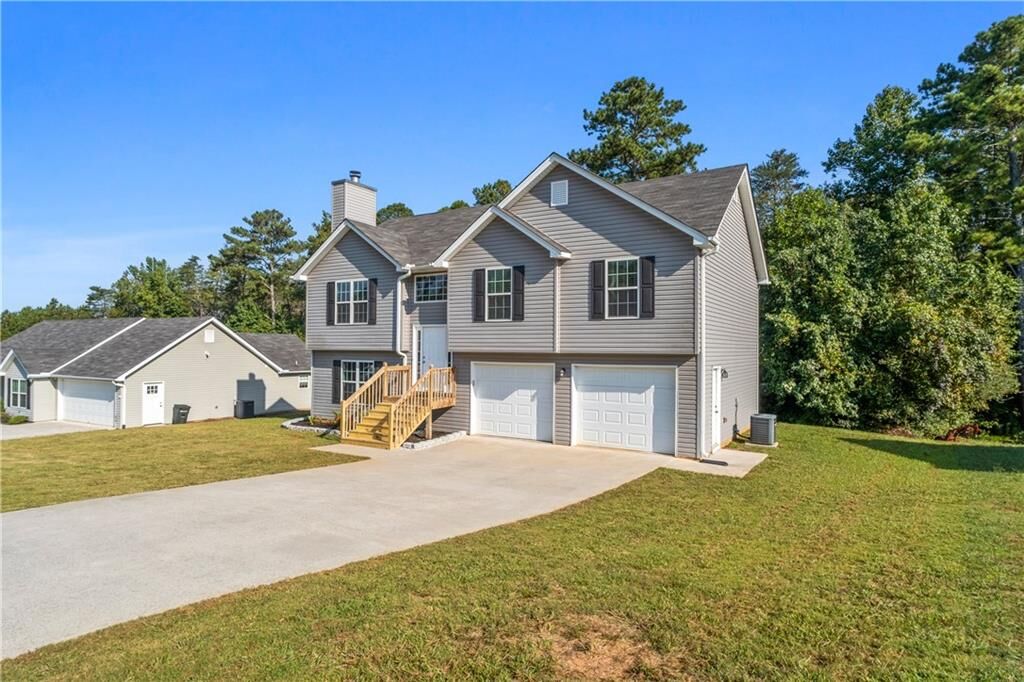 Property Photo: 5458 Latham Manor Drive GA 30506