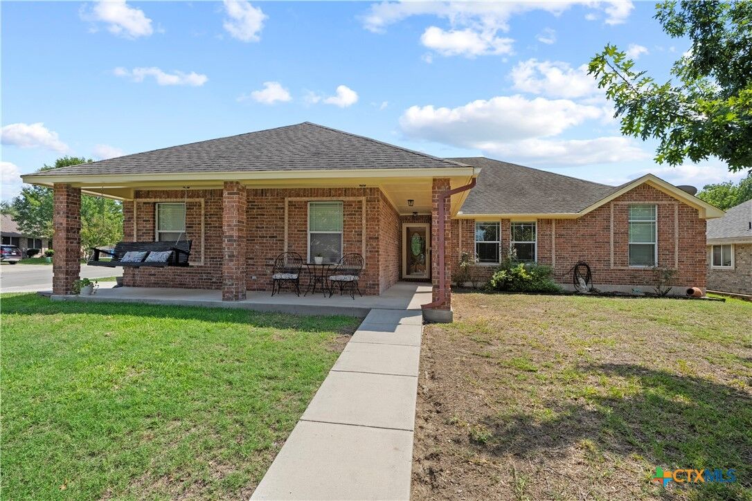 Property Photo:  1607 Sunspur Drive  TX 78130 