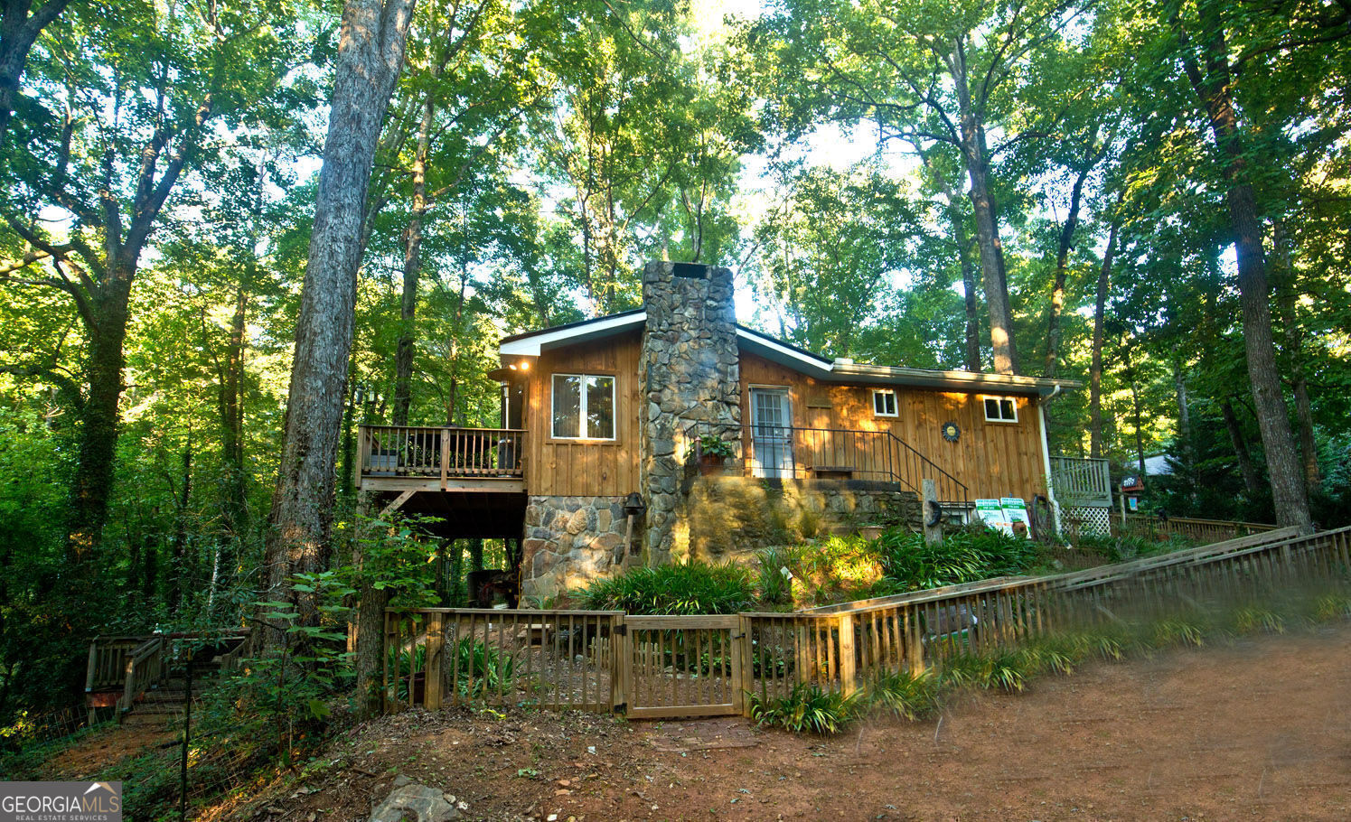 Property Photo:  407 Hillside Drive  GA 30525 