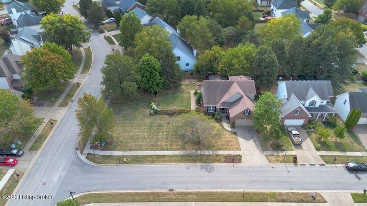 Property Photo:  10036 Glen Meadow Rd  KY 40241 